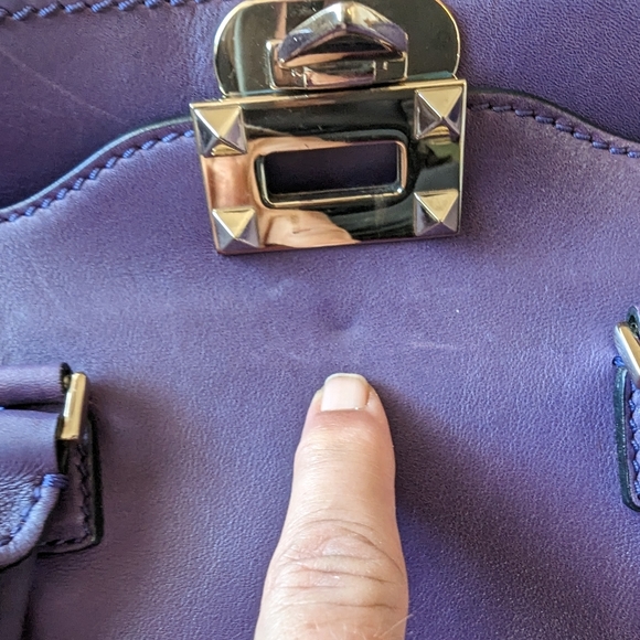 💯AUTHENTIC VALENTINO GARAVANI ROCKSTUD PURPLE LEATHER CROSSBODY WITH COA - Picture 10 of 12